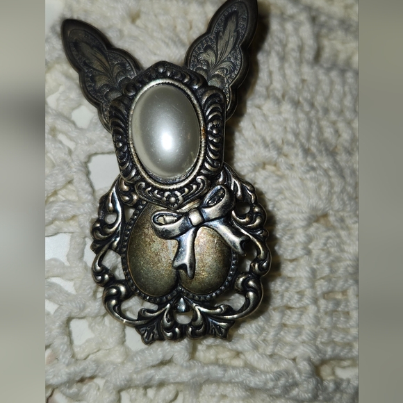 Vintage Style Silver Rabbit Brooch - Picture 2 of 6